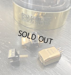 本体と取り付けステーとは分離可能