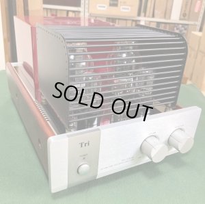 付属の真空管カバー、サイドウッドは付きません