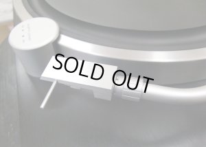 ヘッドシェルのオリジナルの指掛けが欠損していますのでアルミピンを固定