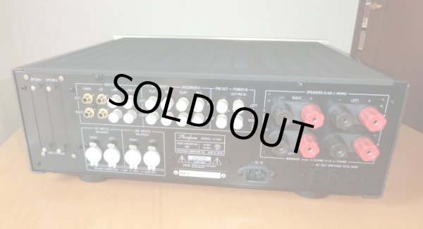 不使用の入力端子には防塵キャップ