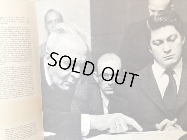 ワルターと録音スタッフ、ハワード・スコット(中央)とデイヴィッド・オッペンハイム(右)