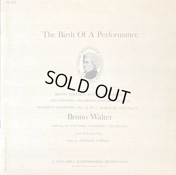 詳細な解説、豊富な写真の載ったブックレット付き