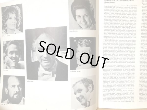 付属の解説，歌詞対訳ブックレット