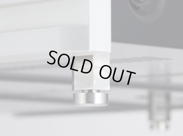 フットは付属のスパイクに変更可能