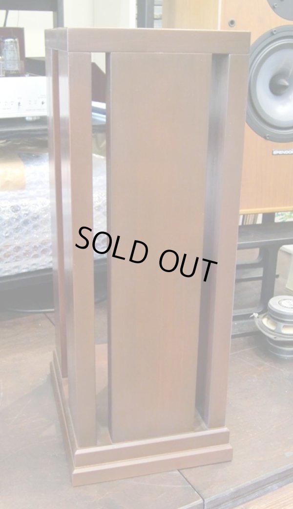 専用に製作したオリジナルスタンド